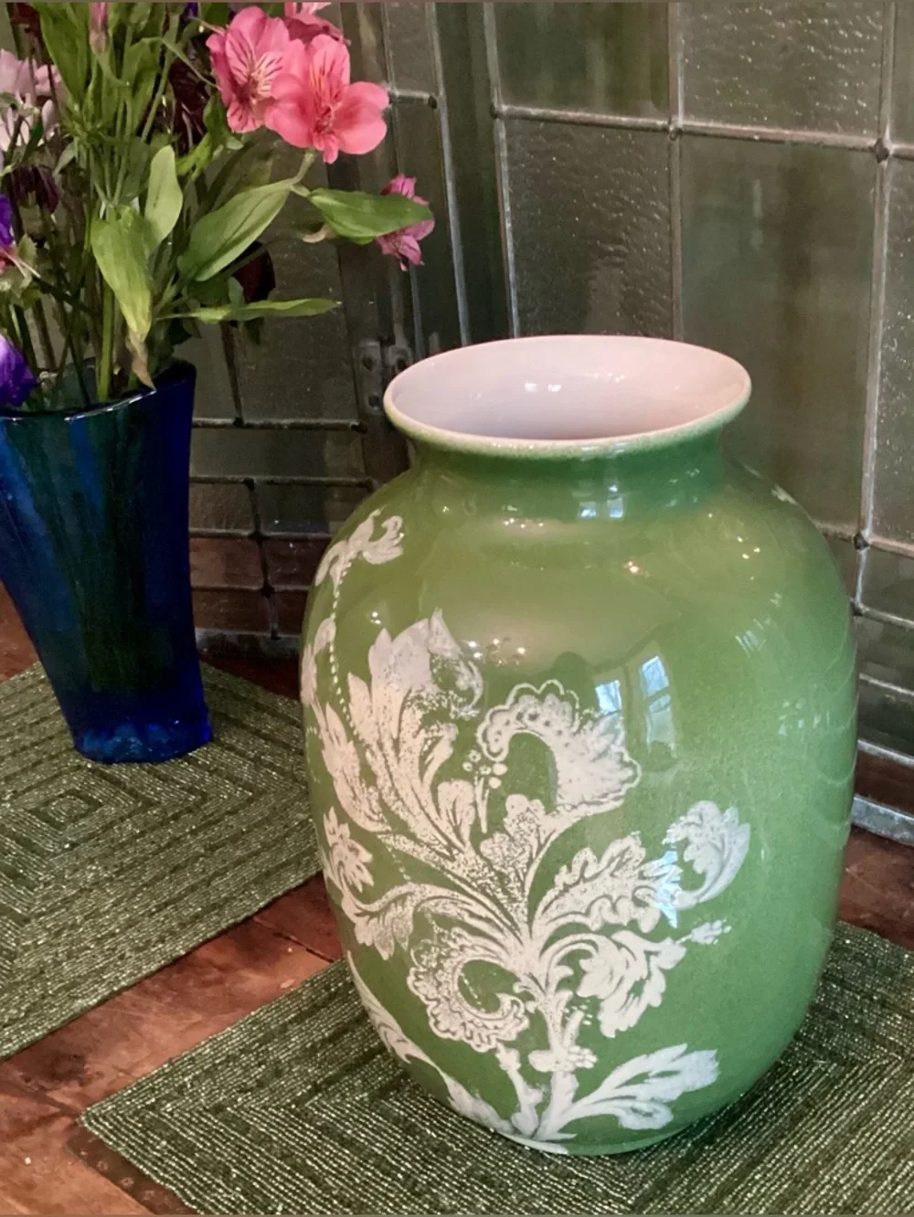 Anthropologie Botanical Silhouette Vase NEW ( MSRP $148)